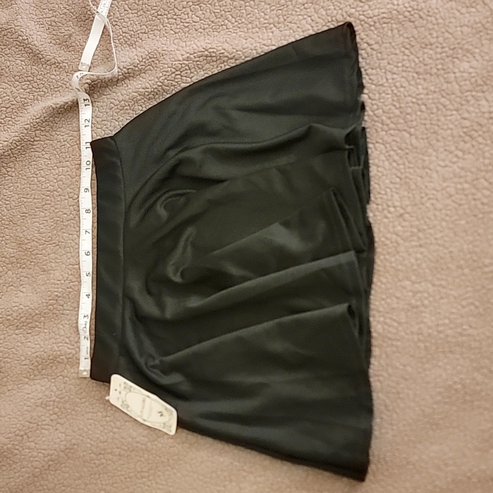 Black skirt - Picture 2 of 3